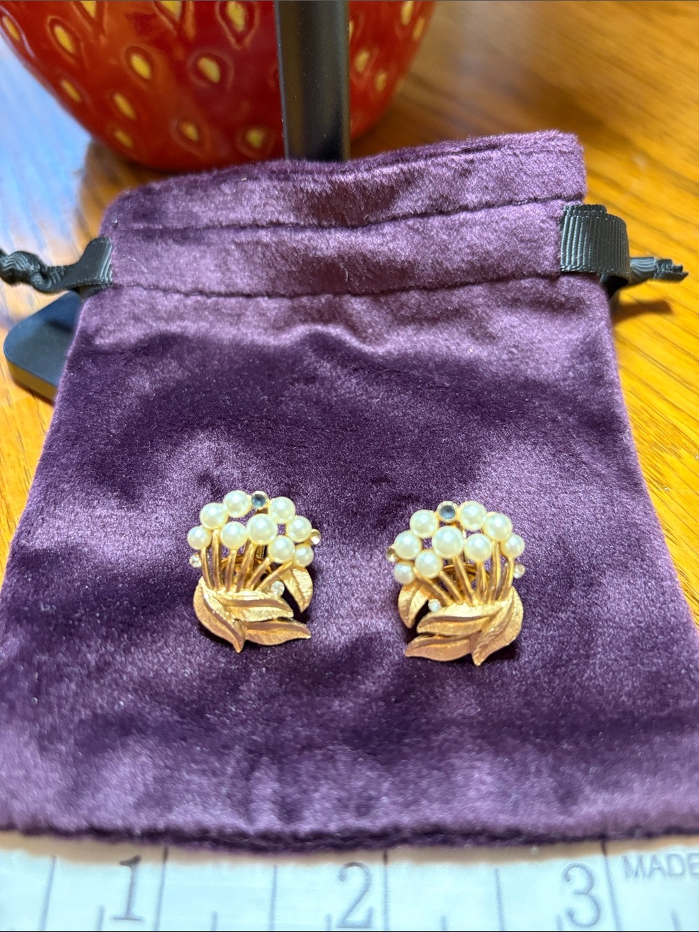 Vintage Crown Trifari Gold-tone Clip-on Earrings